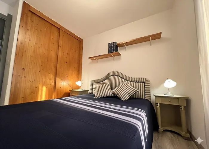 8 Arbousiers 16 * Bonifacio (Corsica)